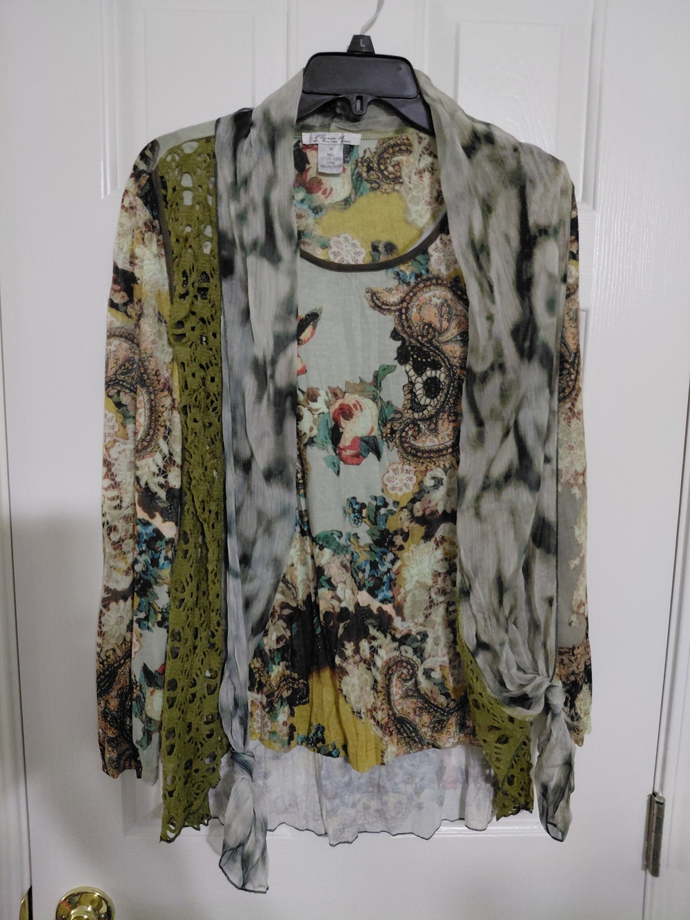 ELYSEE 26 Floral & Paisley Open-Front Women’s top in Olive Green